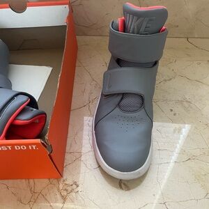 Nike Gray and Pink Sneakers with Sleek Design